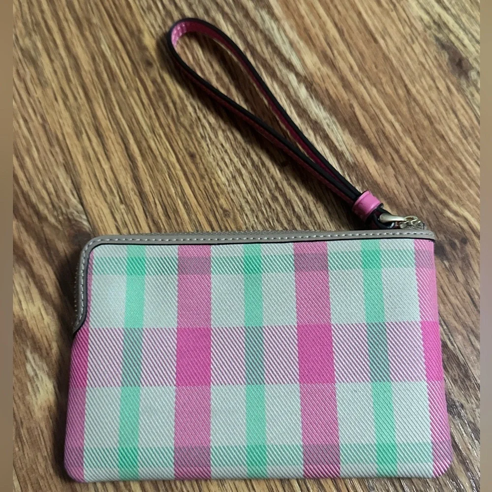 NWOT Coach Corner Zip Pink Green Plaid Wristlet